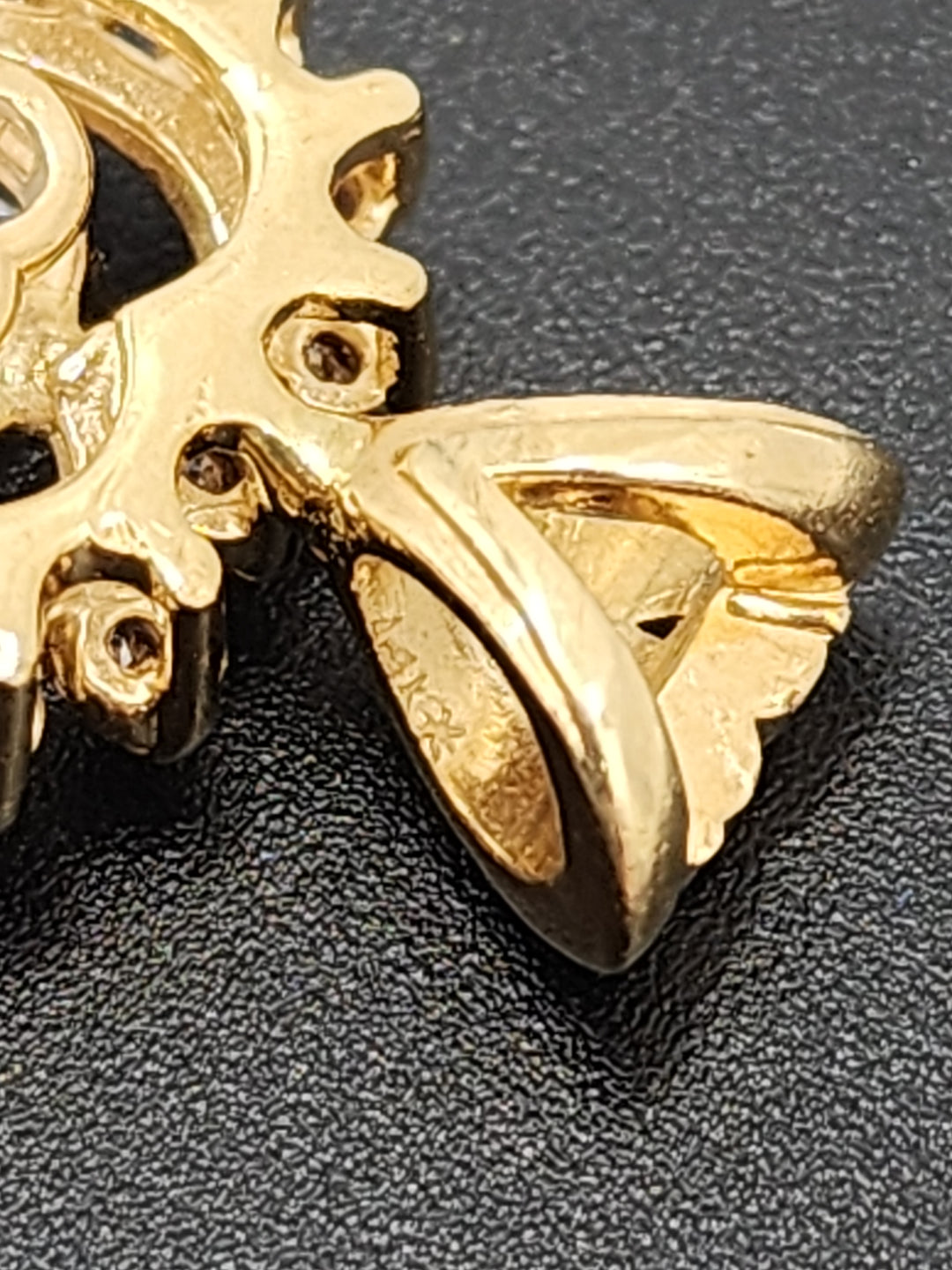 e660 Stunning Ladies 14kt Yellow Gold 1cttw. Diamond Heart Halo Pendant