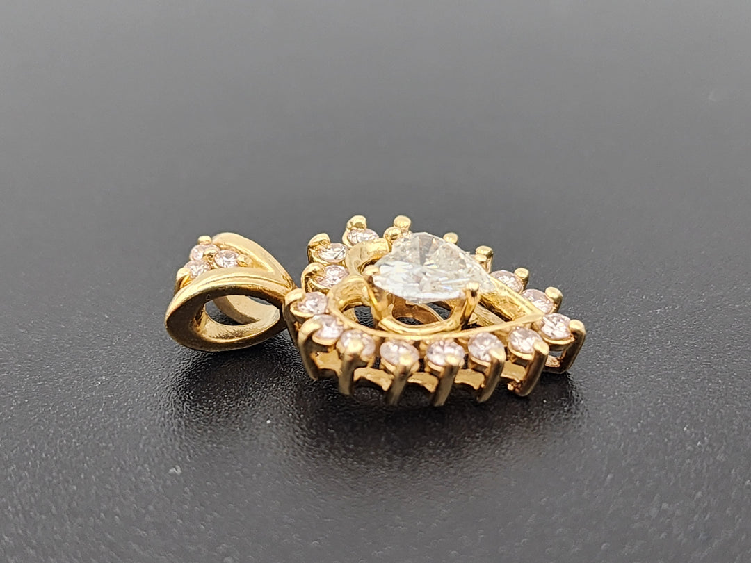 e660 Stunning Ladies 14kt Yellow Gold 1cttw. Diamond Heart Halo Pendant