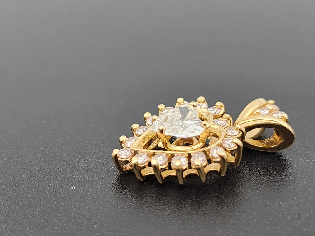 e660 Stunning Ladies 14kt Yellow Gold 1cttw. Diamond Heart Halo Pendant