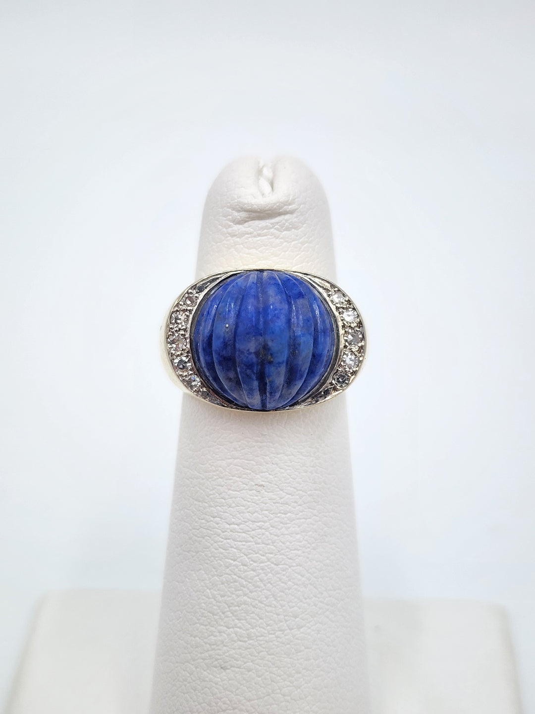 e665 Vintage Unisex 14kt Yellow Gold Domed Lapis Lazuli and Diamond Ring