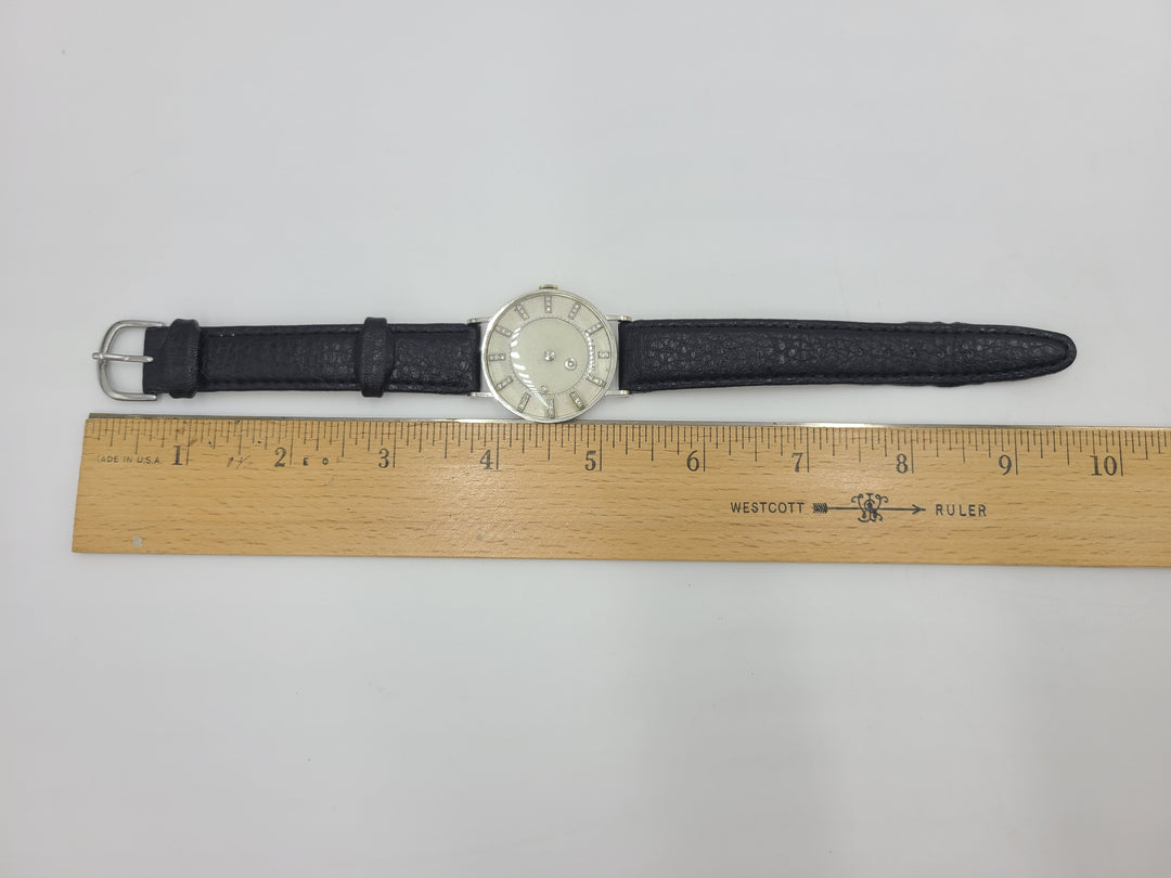 k750 Stylish Vintage Men's 14kt White Gold LeCoultre Mechanical Wristwatch