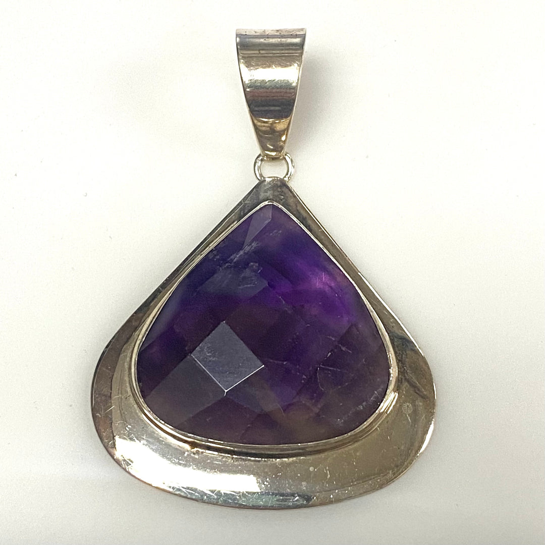 m752 Vintage 925 Sterling Silver Teardrop Pendant  Large Faceted Purple Gemstone