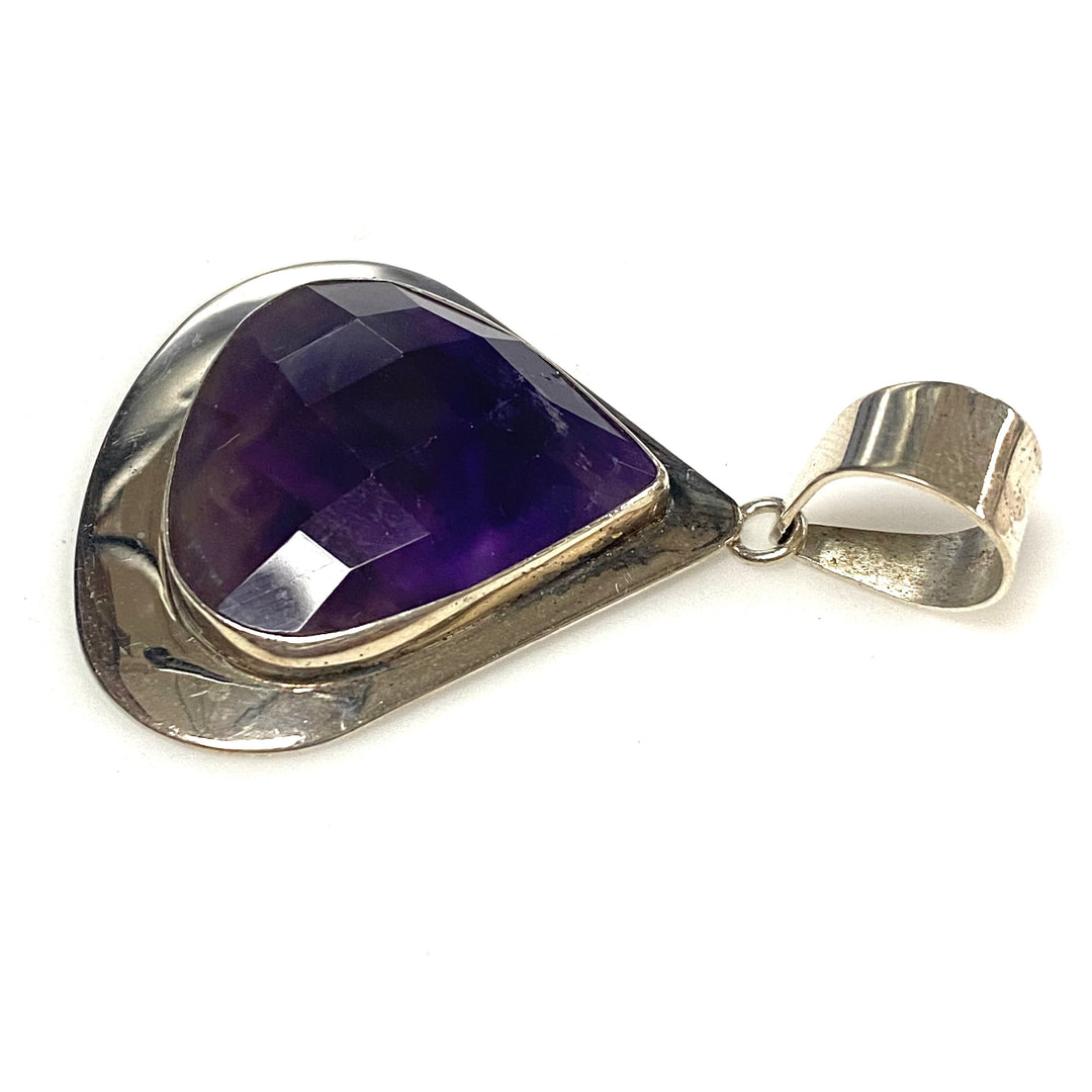 m752 Vintage 925 Sterling Silver Teardrop Pendant  Large Faceted Purple Gemstone