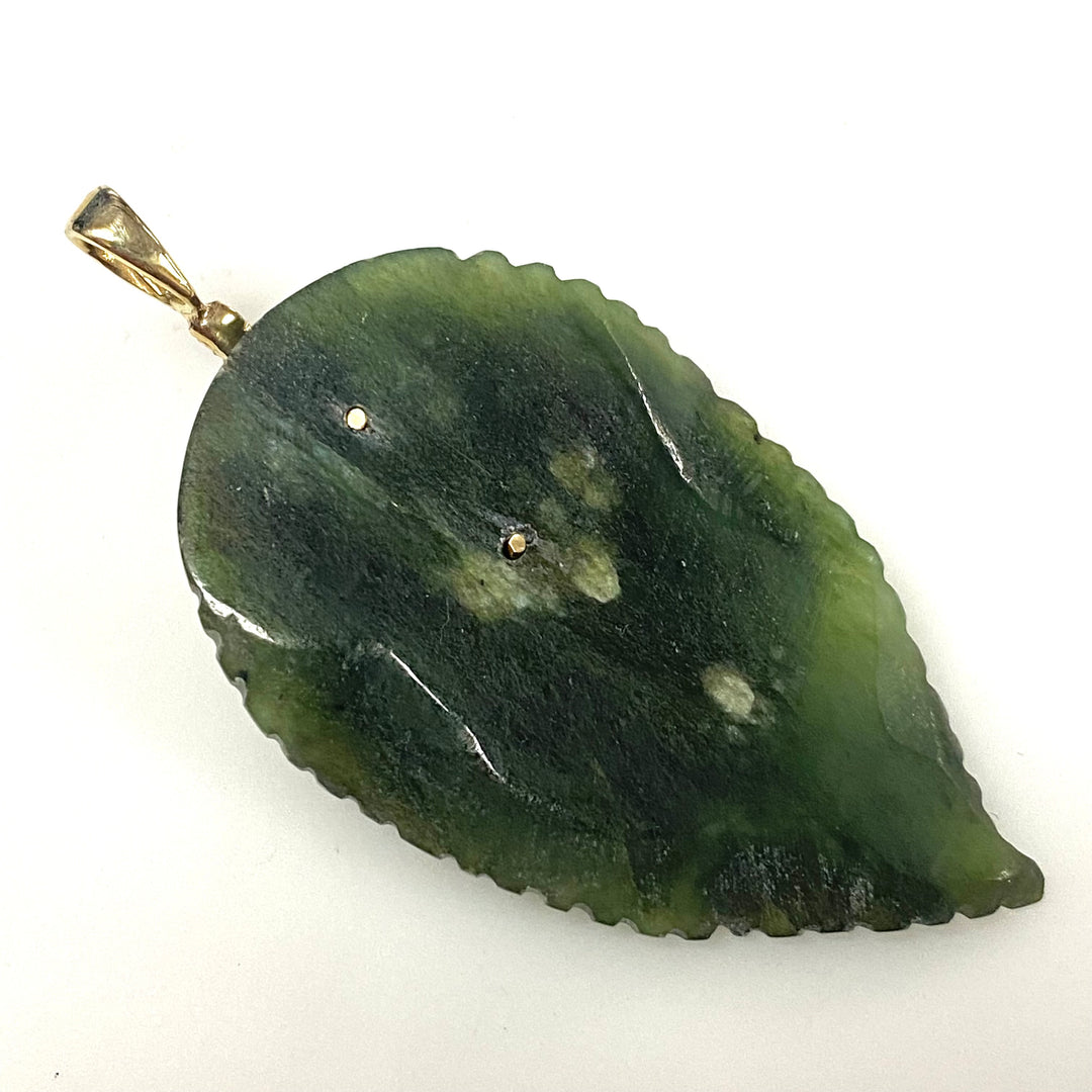 m753 Vintage Carved Green Jade Leaf Pendant in 14K Yellow Gold Sunburst Setting Pearl