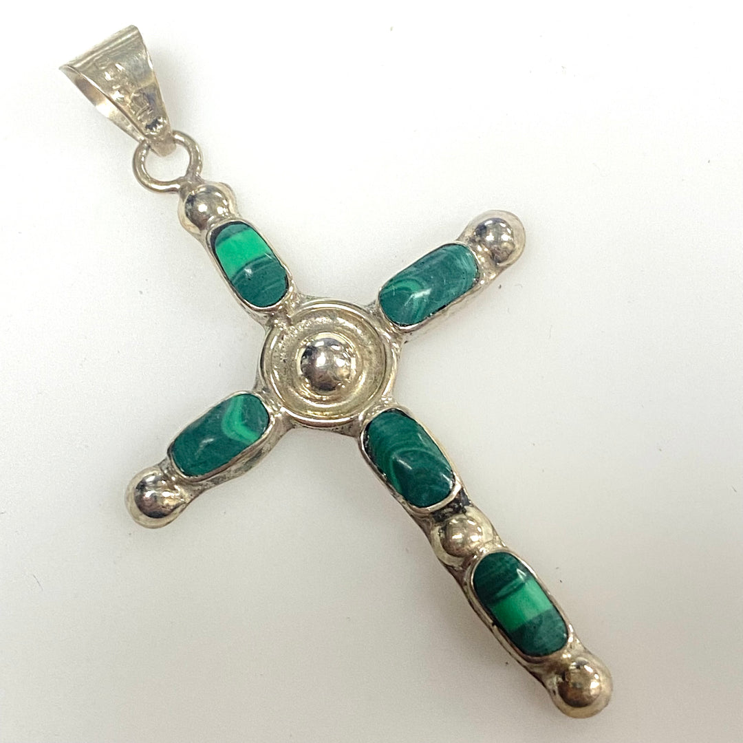 m762 Vintage Handcrafted Sterling Silver Cross Pendant Inlaid Oval Malachite