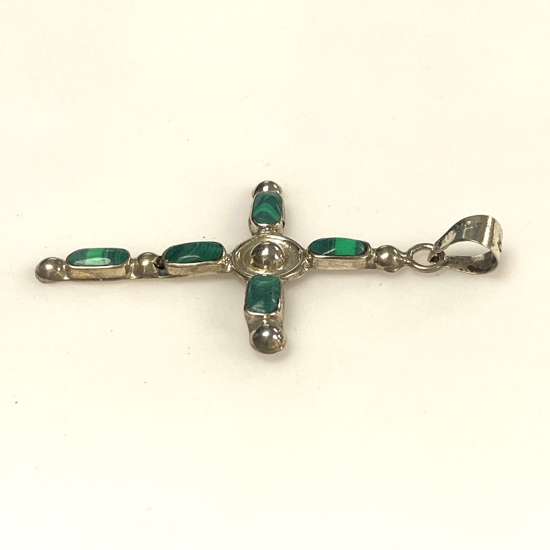 m762 Vintage Handcrafted Sterling Silver Cross Pendant Inlaid Oval Malachite