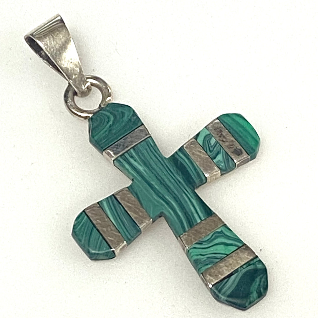 m763 Vintage Mexico Sterling Silver Cross Pendant Inlaid Oval Malachite Stone