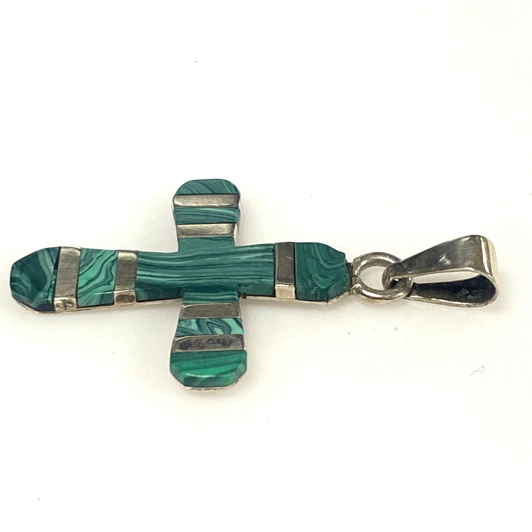 m763 Vintage Mexico Sterling Silver Cross Pendant Inlaid Oval Malachite Stone