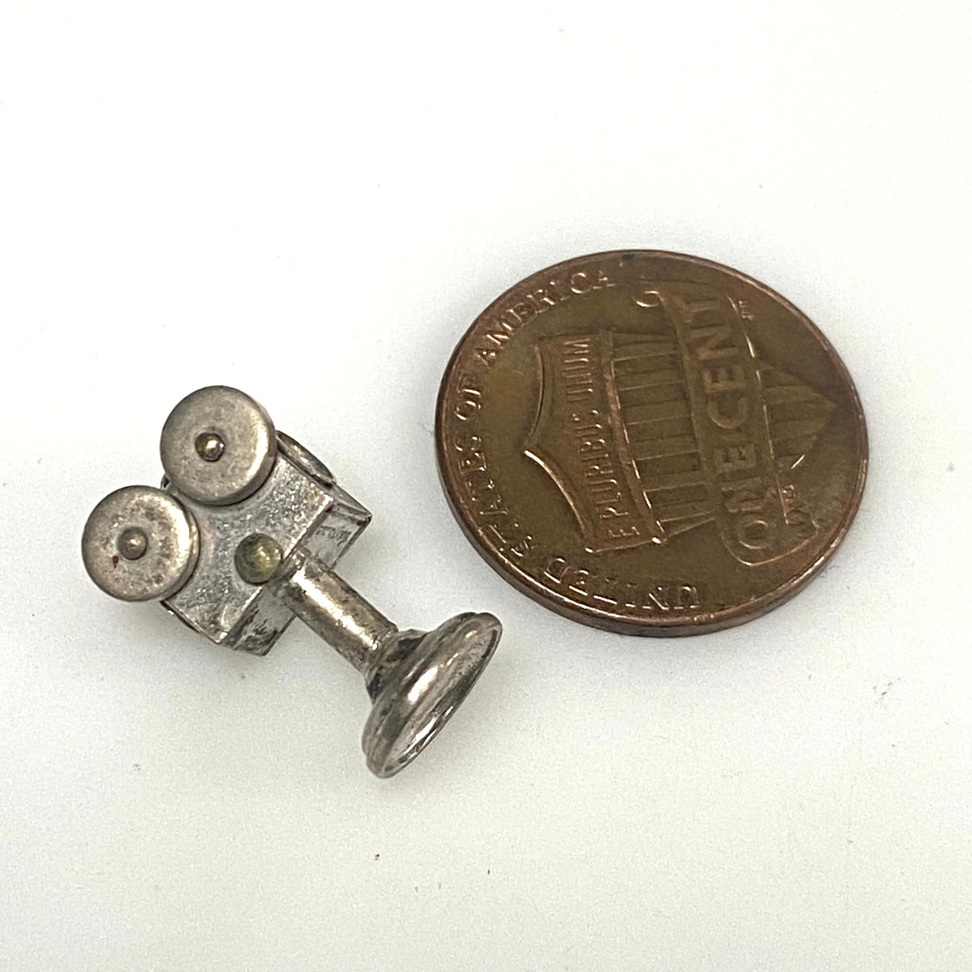 m770 Vintage Sterling Silver Movie Camera Charm Pendant Three-dimensional Design