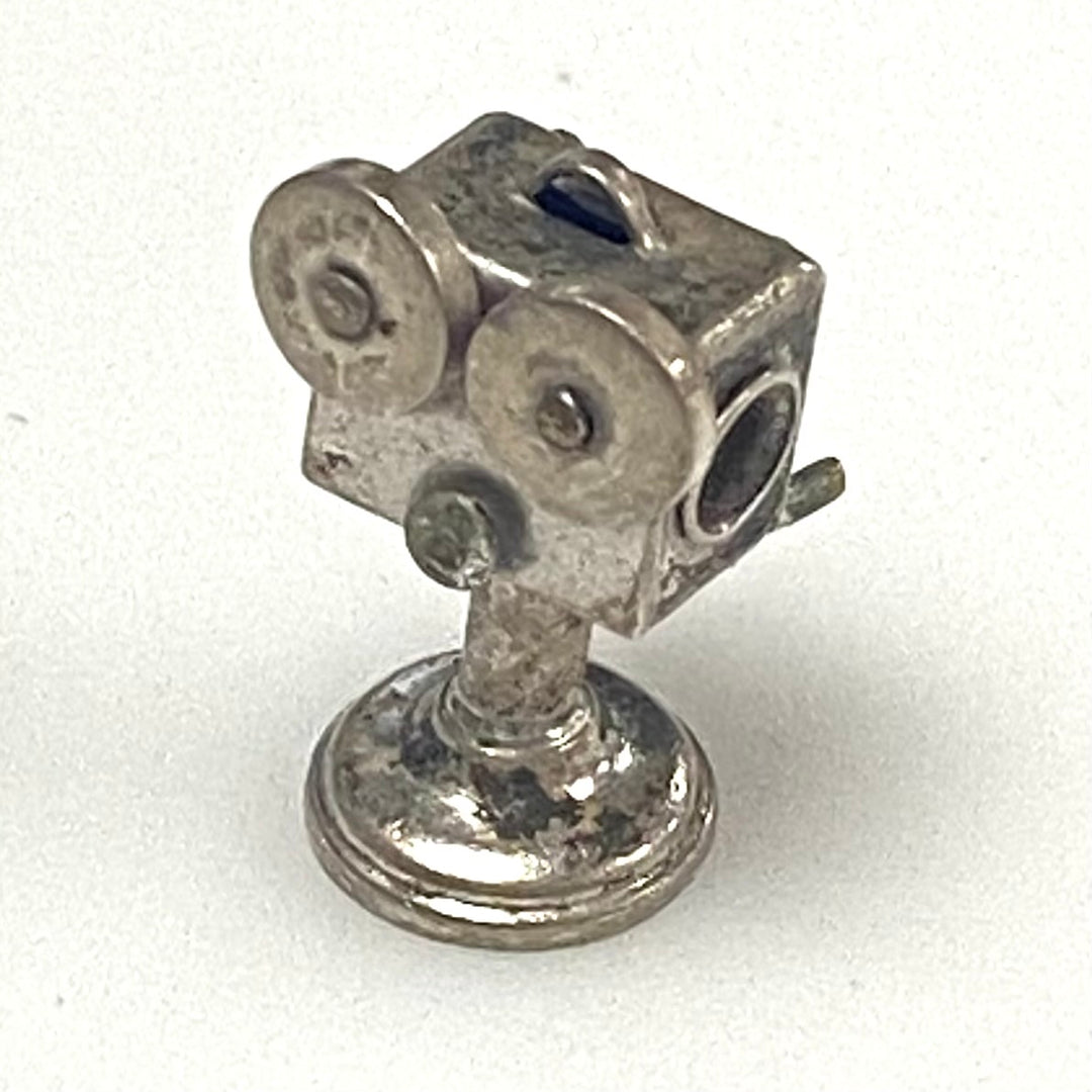 m770 Vintage Sterling Silver Movie Camera Charm Pendant Three-dimensional Design