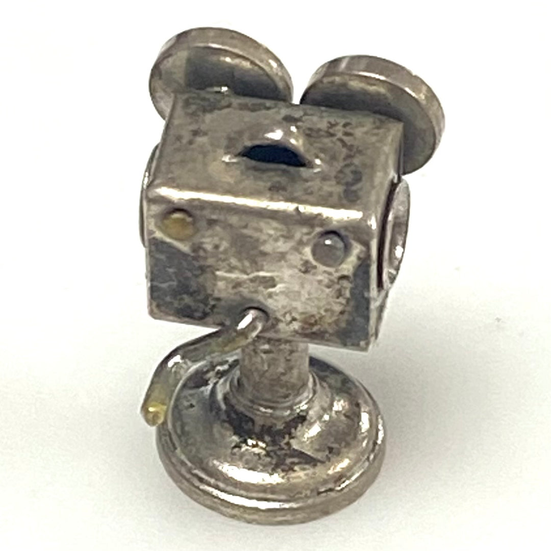 m770 Vintage Sterling Silver Movie Camera Charm Pendant Three-dimensional Design