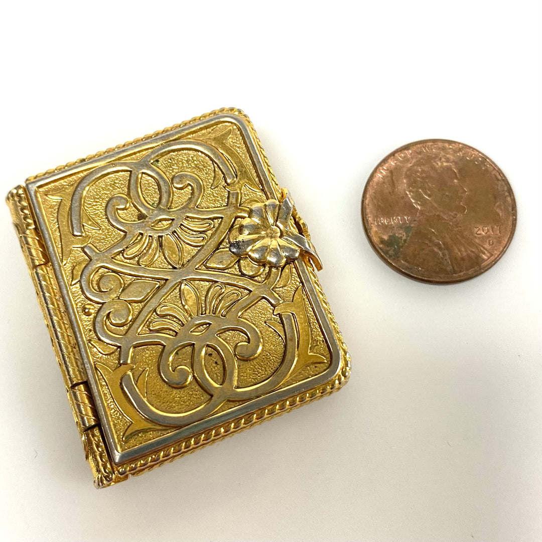 m790  Vintage 1971 Avon "Memory Book" Solid Perfume Compact Collectible Souvenir