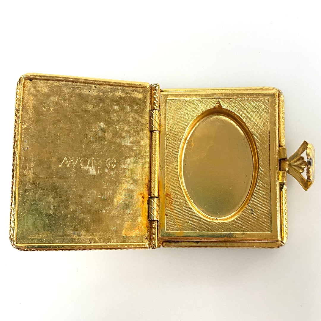 m790  Vintage 1971 Avon "Memory Book" Solid Perfume Compact Collectible Souvenir