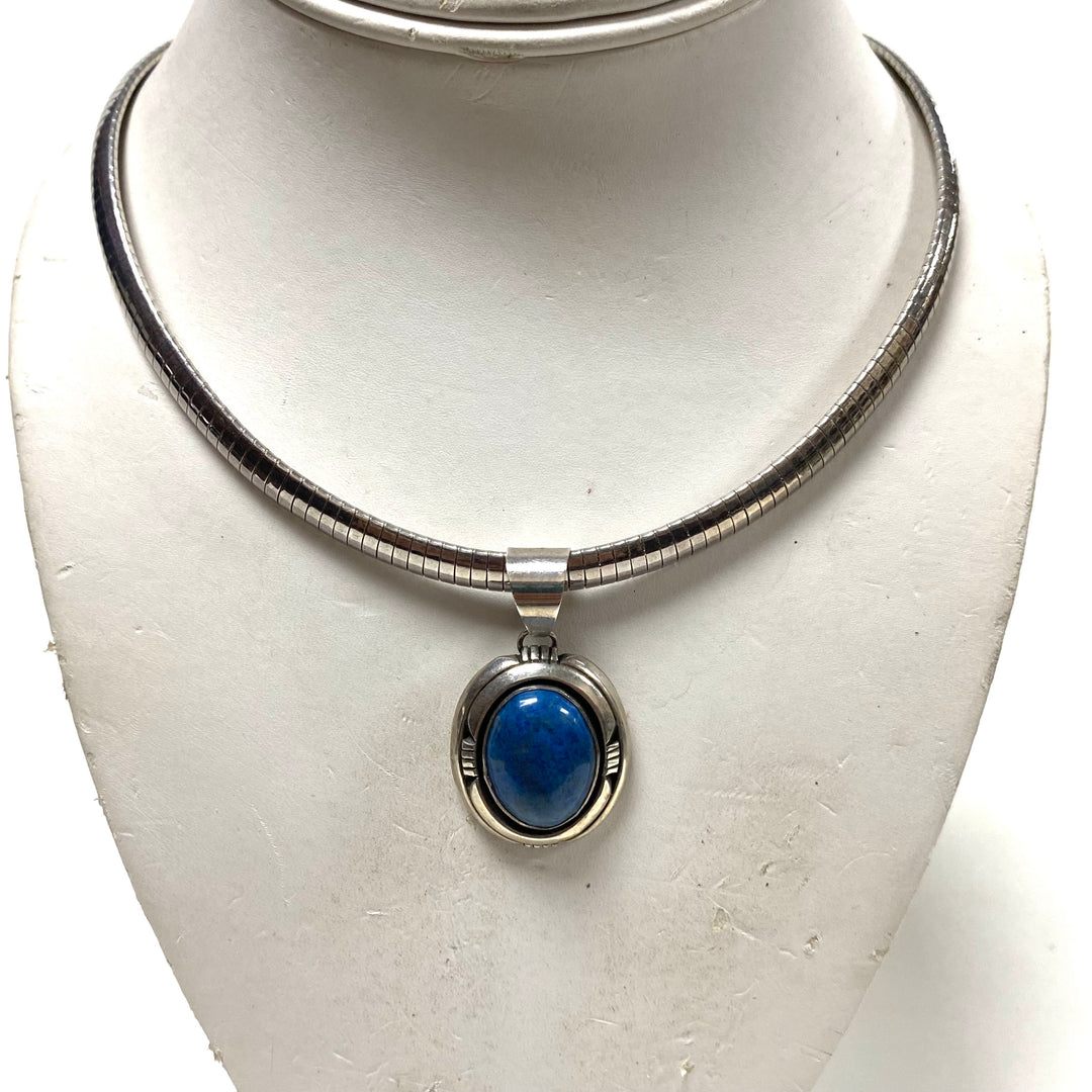 m810 Vintage Southwestern Style Silver Omega 16" Necklace Blue Gemstone Pendant