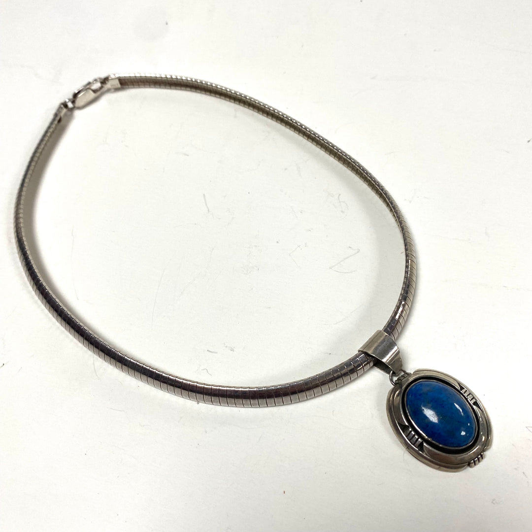 m810 Vintage Southwestern Style Silver Omega 16" Necklace Blue Gemstone Pendant