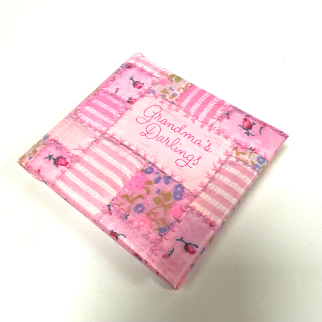 m816 Vintage 1972 Hallmark "Grandma's Darlings" Photo Album Holds 20 Photos