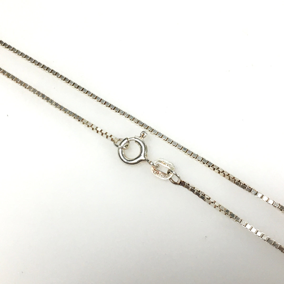 m823 Vintage Native American Sterling Silver Bear Pendant Box Chain Necklace 17"