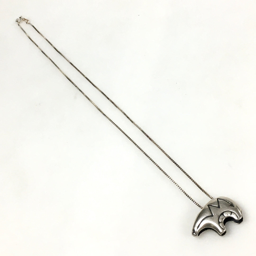 m823 Vintage Native American Sterling Silver Bear Pendant Box Chain Necklace 17"