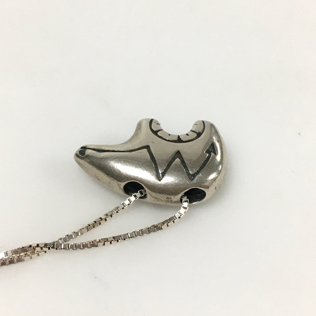 m823 Vintage Native American Sterling Silver Bear Pendant Box Chain Necklace 17"
