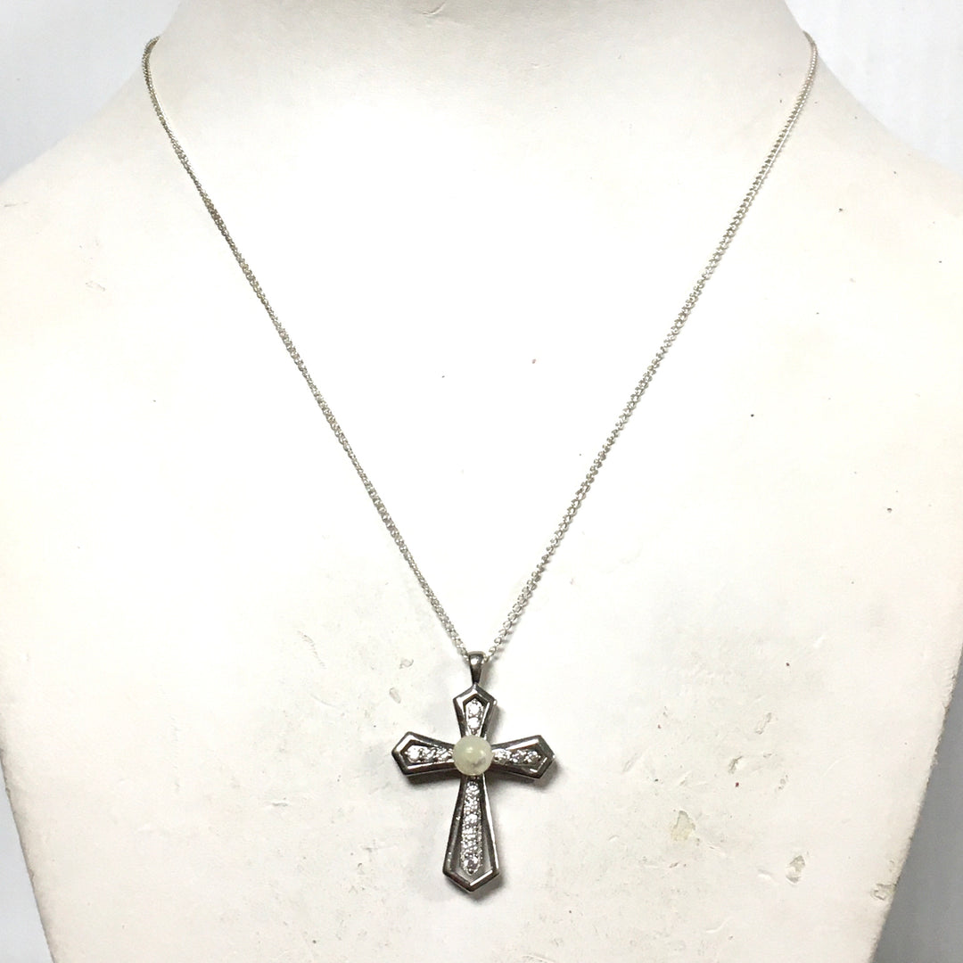 m824 Vintage Sterling Silver Cross Pendant Pearl & CZ on 16" Chain Necklace