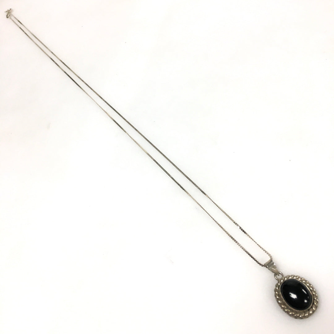 m826 Vintage Sterling Silver Black Onyx Pendant 24" Twisted Link Chain Necklace