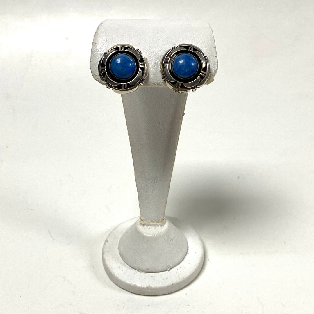 m851 Vintage Southwestern-style Sterling Silver Button Earrings Blue Denim Stone