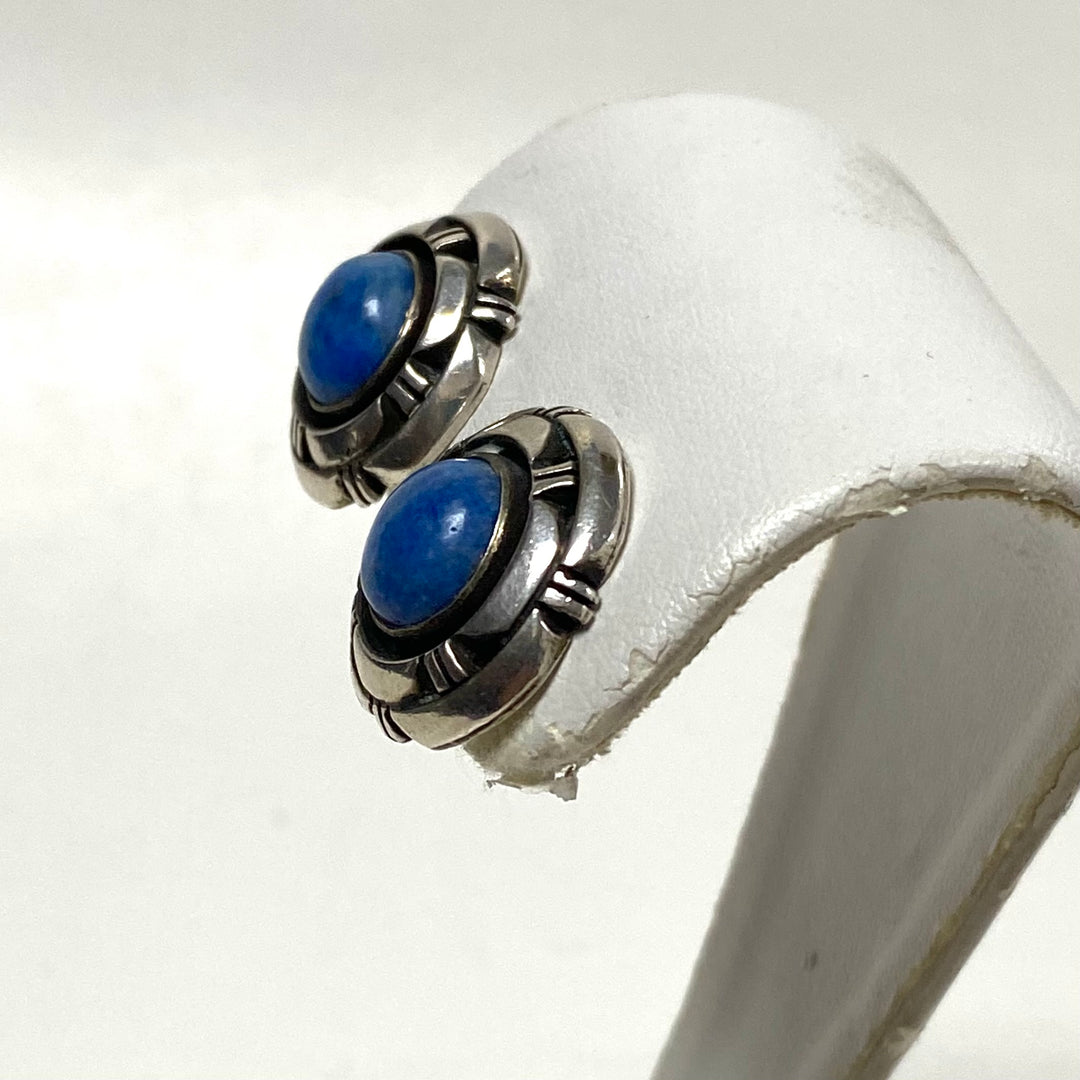 m851 Vintage Southwestern-style Sterling Silver Button Earrings Blue Denim Stone