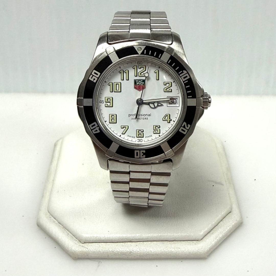 m861 Vintage TAG Heuer 2000 Series Professional 200M Model WM1111 Wrist Watch