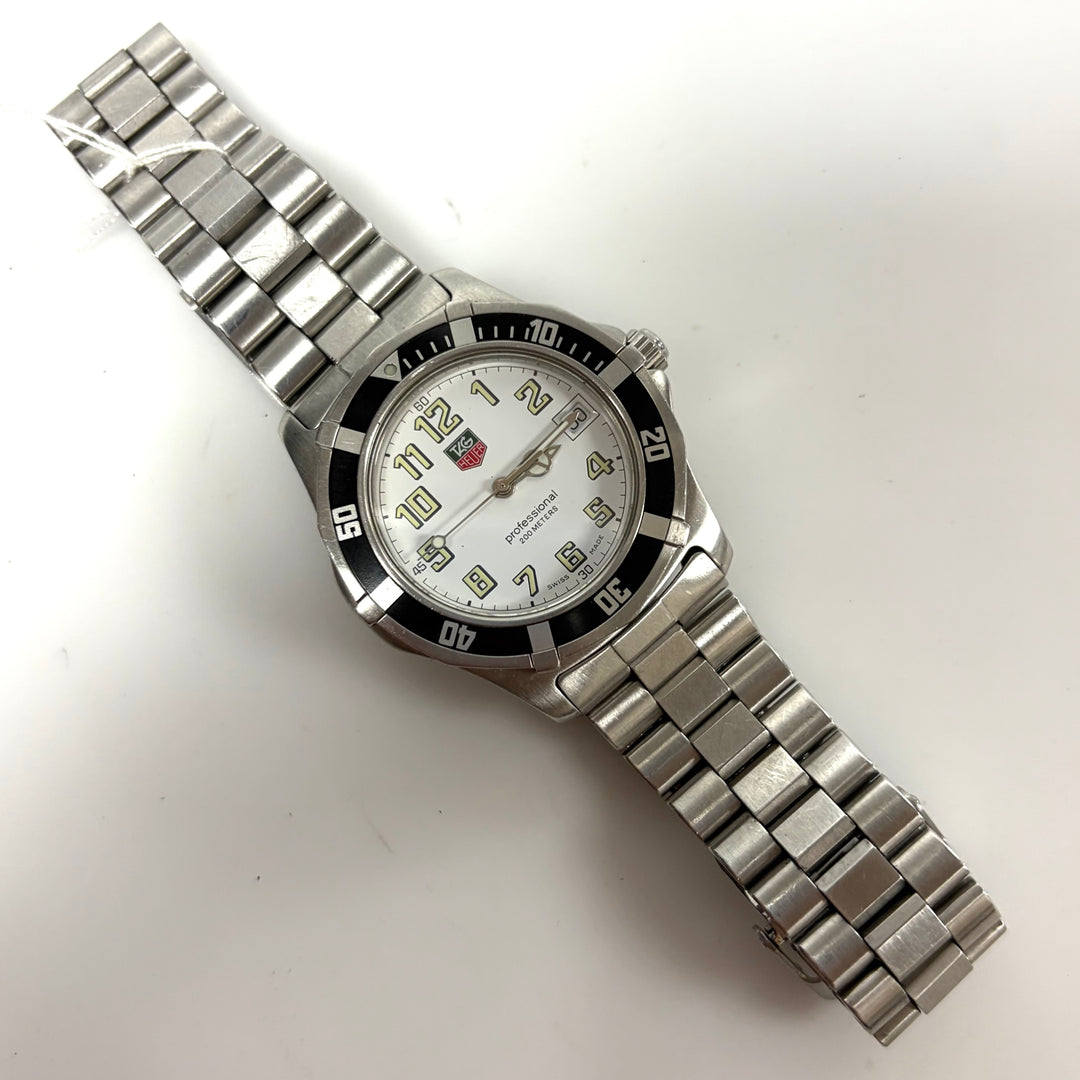 m861 Vintage TAG Heuer 2000 Series Professional 200M Model WM1111 Wrist Watch