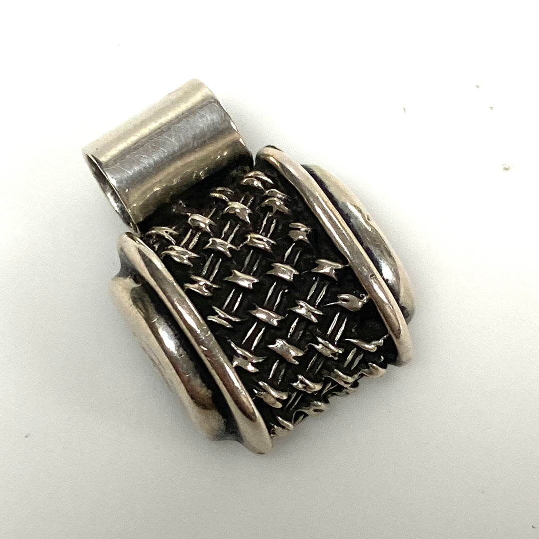 m877 Vintage Sterling Silver 925 Woven Basket Texture Design Pendant
