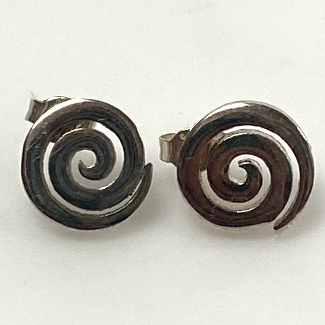 m901 Vintage Newbridge Sterling Silver Celtic Spiral Swirl Design Tara Earrings
