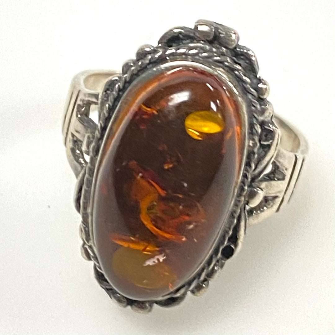 m912 Vintage Sterling Silver Oval Amber Cabochon Rope-like Setting Ring Size 7.5