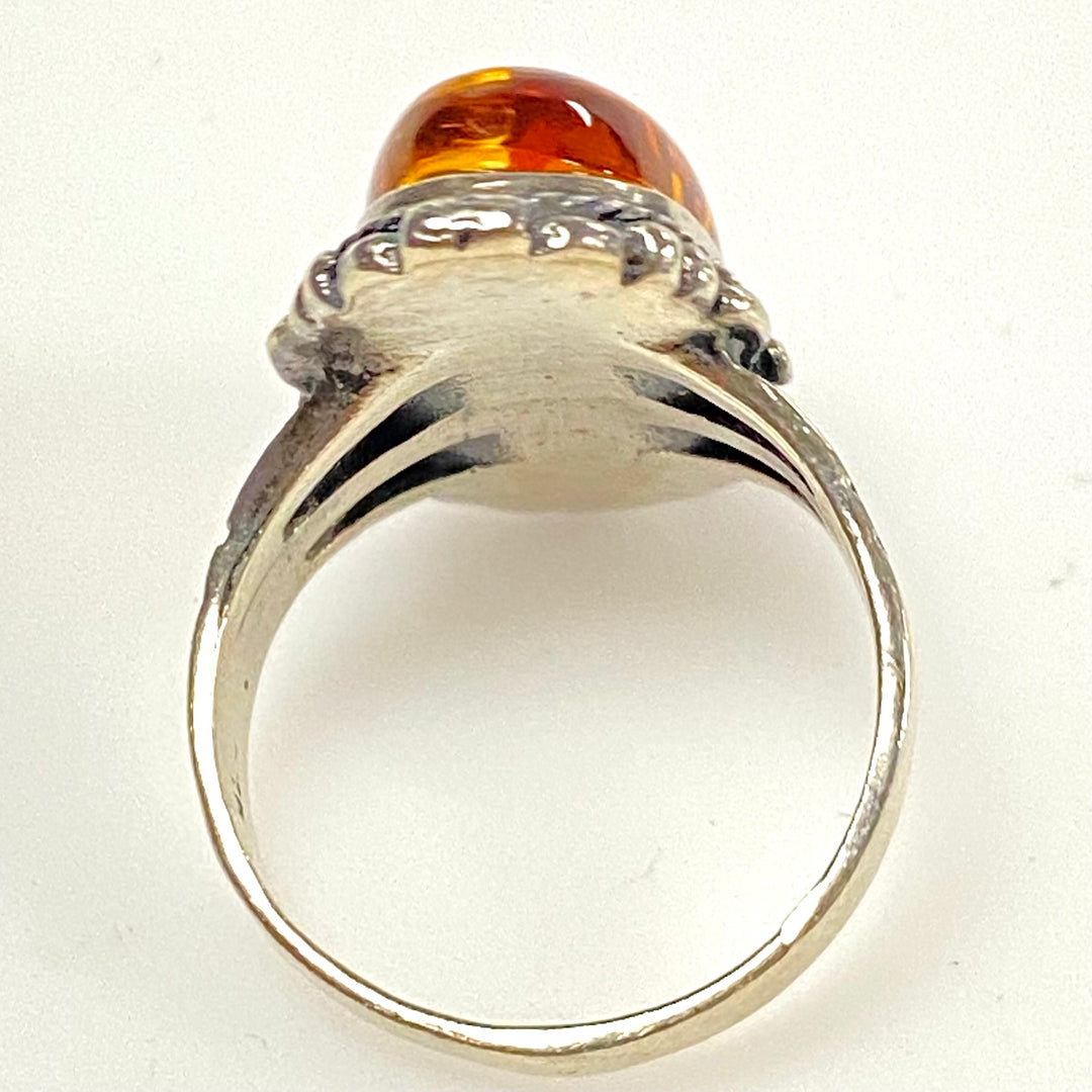 m912 Vintage Sterling Silver Oval Amber Cabochon Rope-like Setting Ring Size 7.5