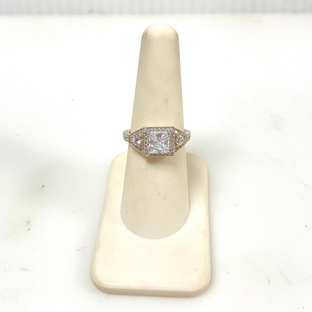m934 Vintage Art Deco / Edwardian Stone Halo Engagement Cocktail Ring Size 7
