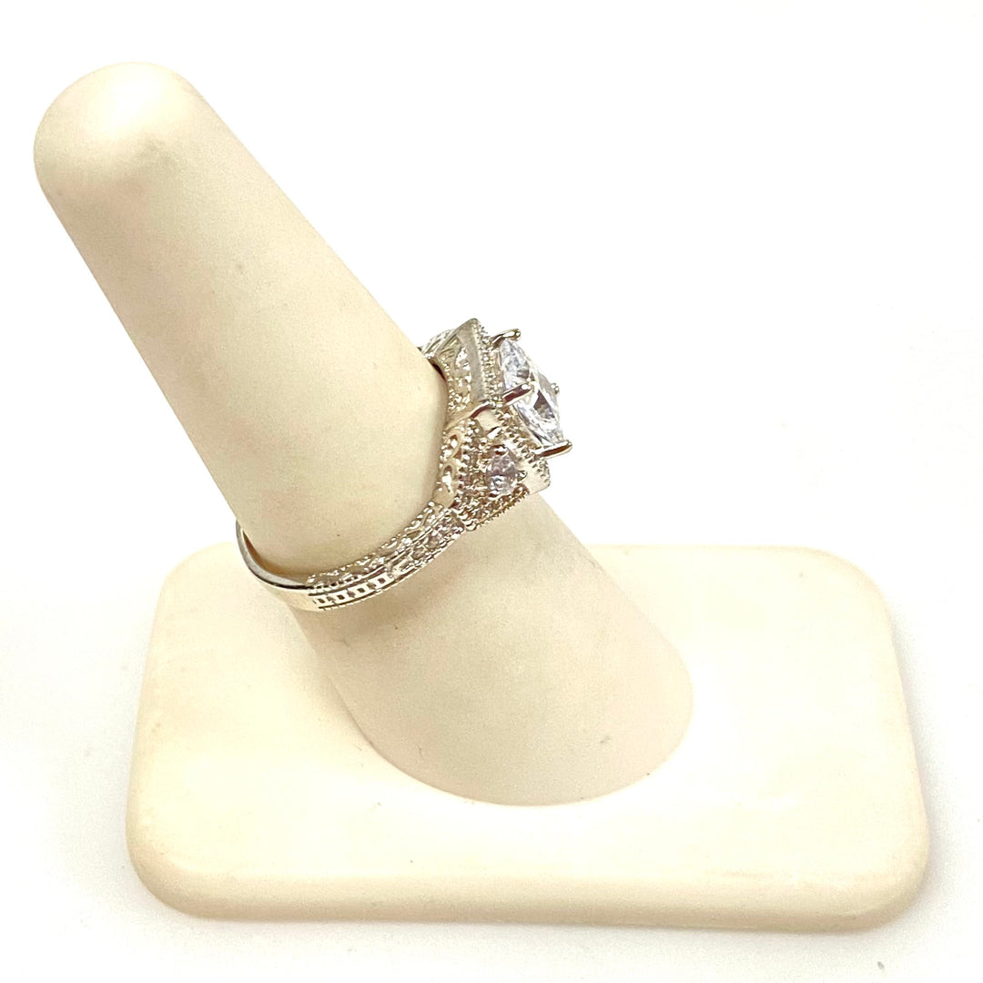 m934 Vintage Art Deco / Edwardian Stone Halo Engagement Cocktail Ring Size 7