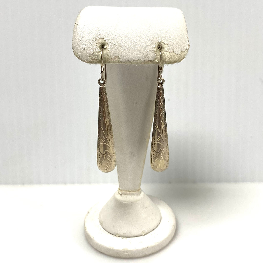 m949 Vintage Classic Style Sterling Silver Etched Teardrop Dangle Earrings
