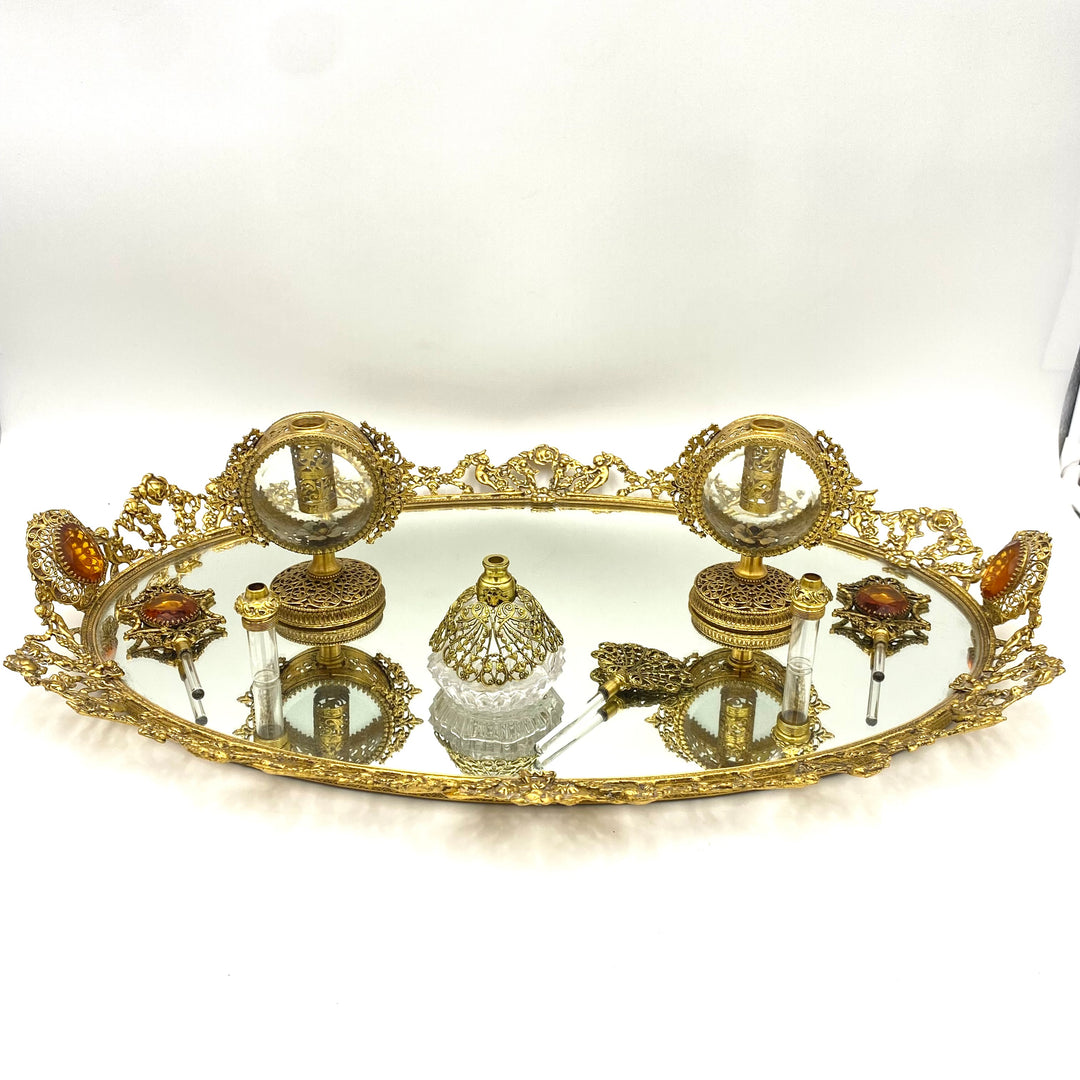 v979 Vintage Hollywood Regency style gold tone filigree mirrored vanity dresser set