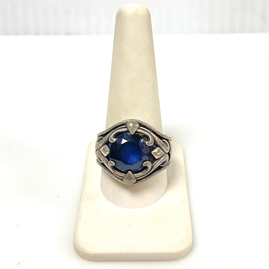 m992 Vintage Sterling Silver Signet Ring Center Blue Stone Filigree Frame 10.75
