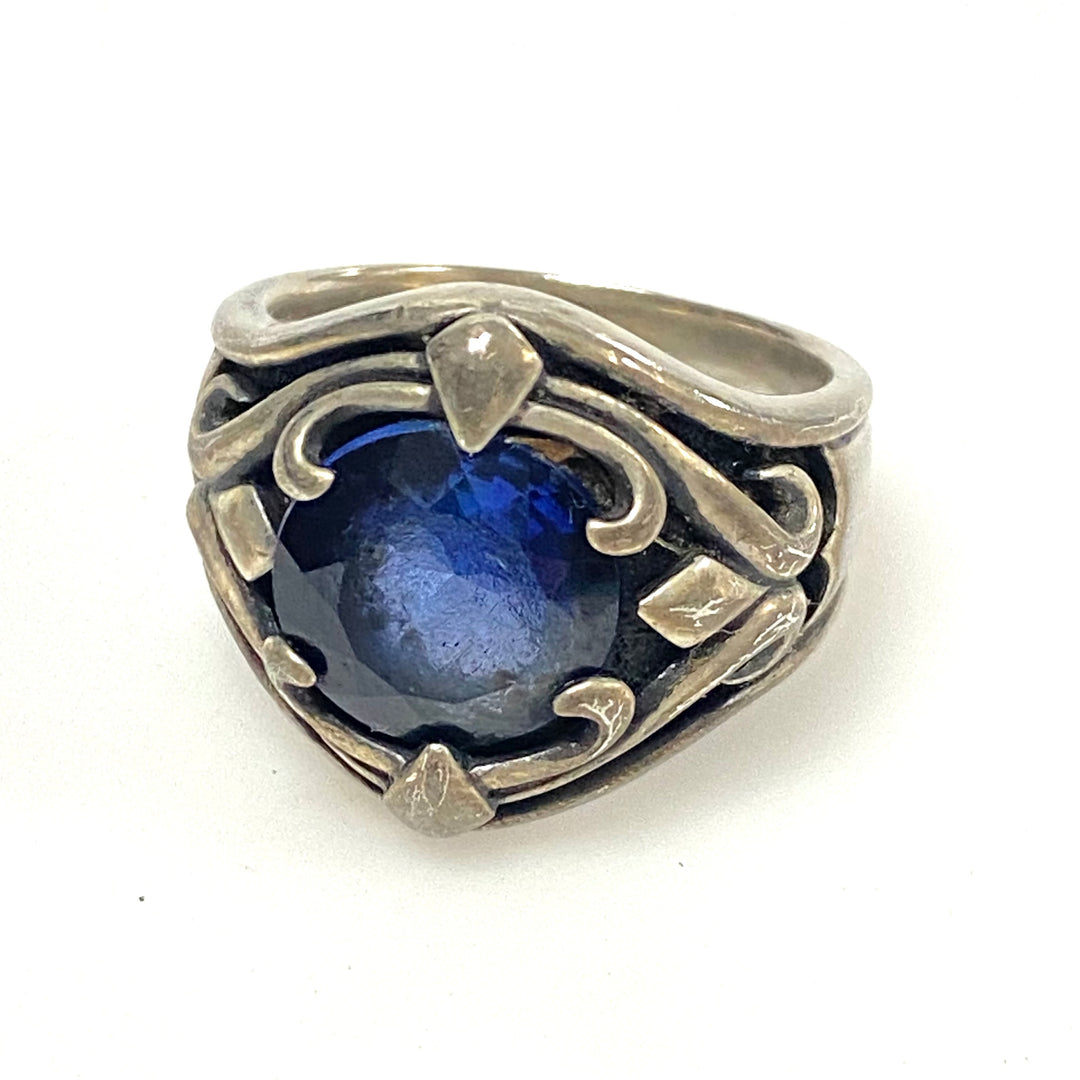 m992 Vintage Sterling Silver Signet Ring Center Blue Stone Filigree Frame 10.75