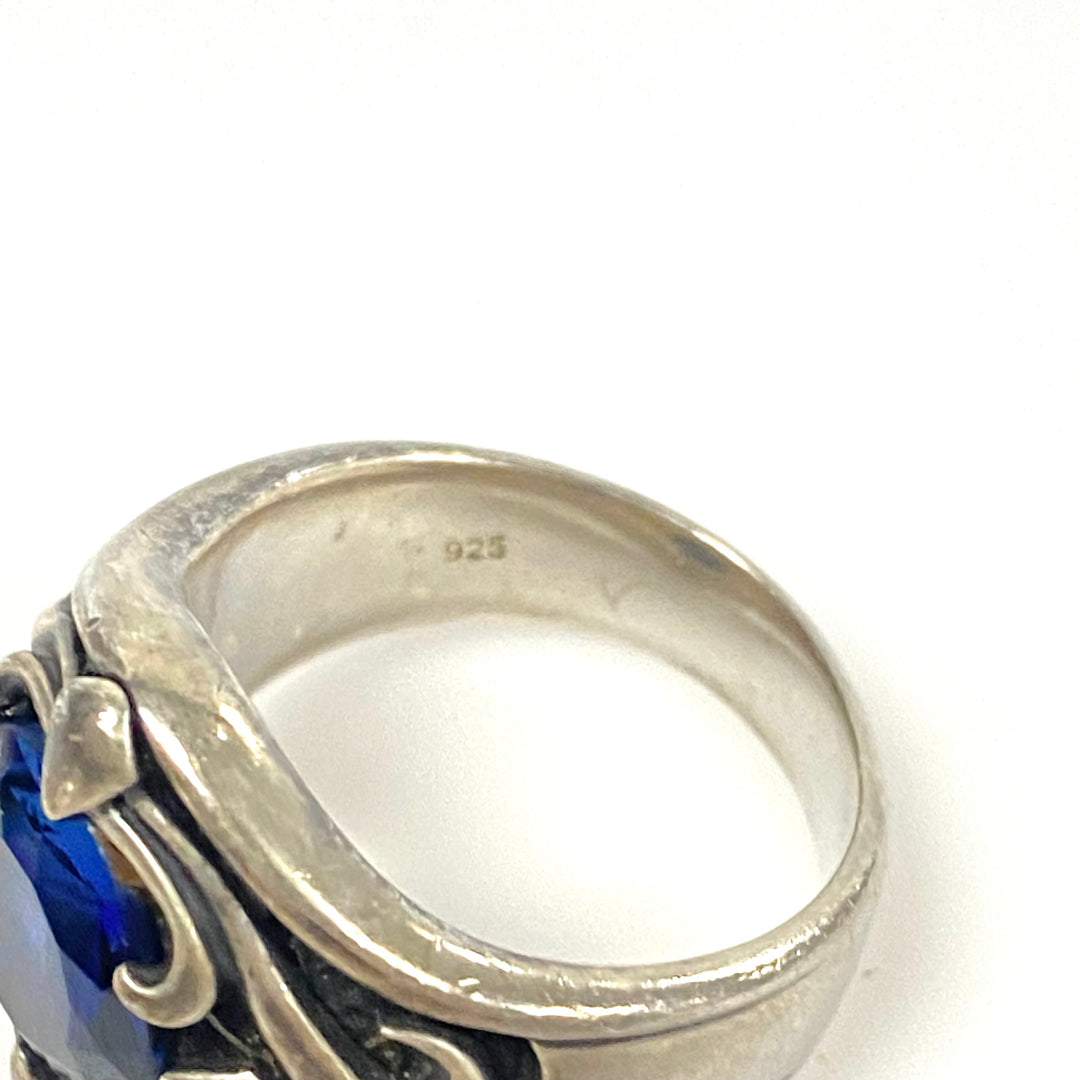 m992 Vintage Sterling Silver Signet Ring Center Blue Stone Filigree Frame 10.75