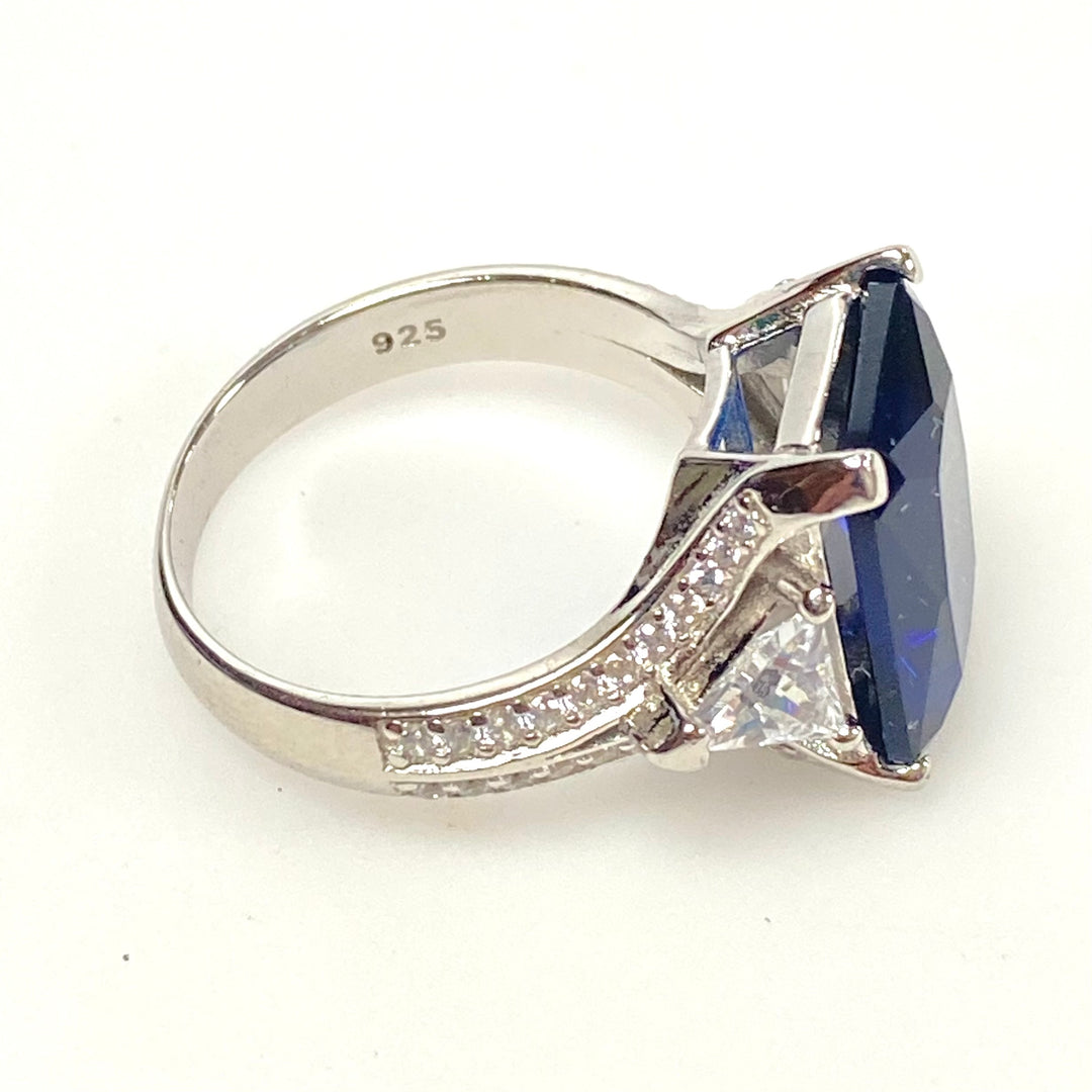 m994 Vintage Sterling Silver Three-stone Statement Ring Blue Gemstone Size 7