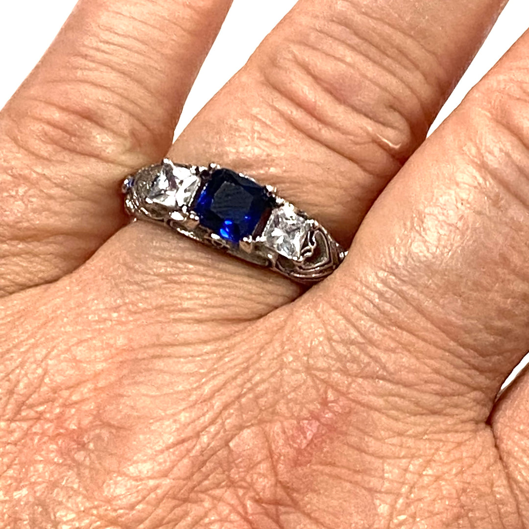 m996 Vintage Princess-cut Royal Blue Center Stone Sterling 925 Filigree Ring 9