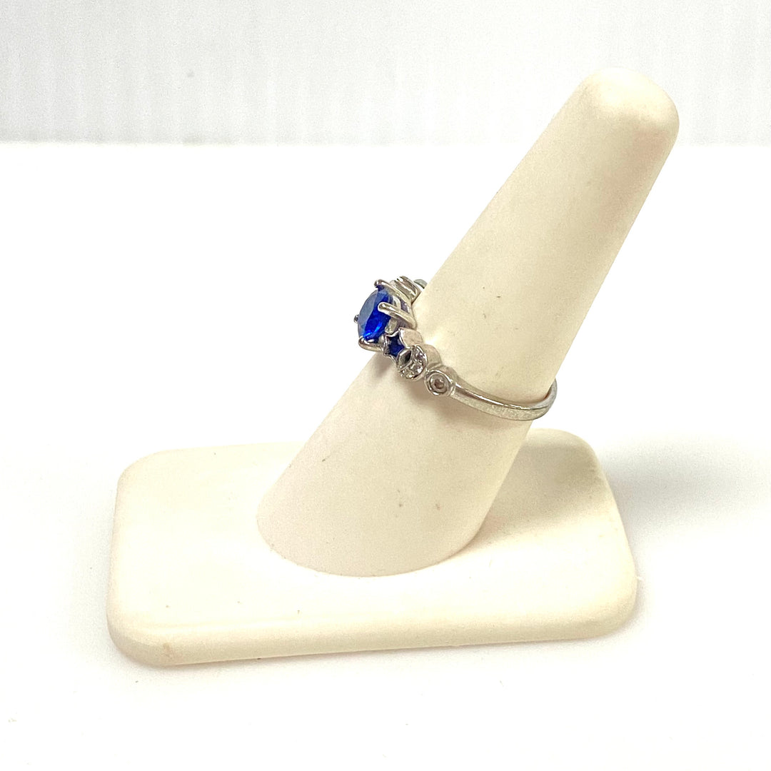 m997 Vintage Sterling Silver Blue Stone Celestial-themed Cocktail Ring Size 7