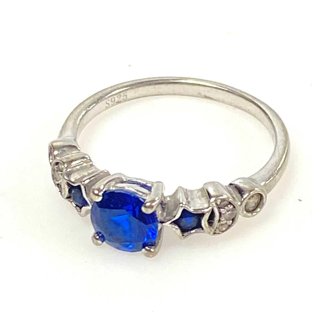 m997 Vintage Sterling Silver Blue Stone Celestial-themed Cocktail Ring Size 7