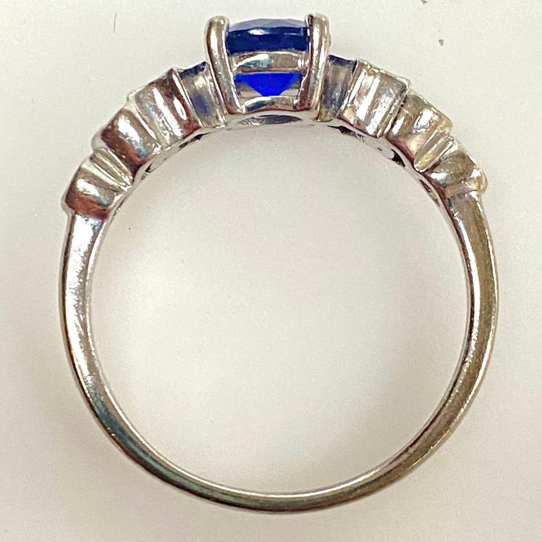 m997 Vintage Sterling Silver Blue Stone Celestial-themed Cocktail Ring Size 7