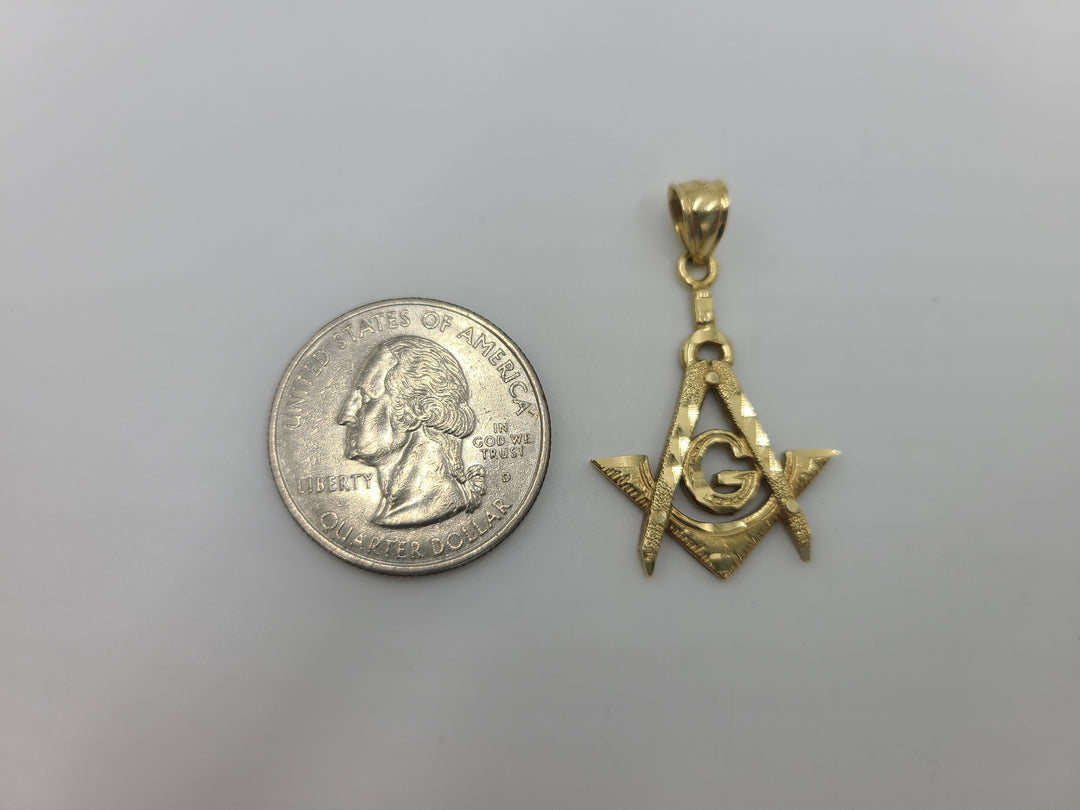 k727 Men's 14kt Yellow Gold Masonic Pendant