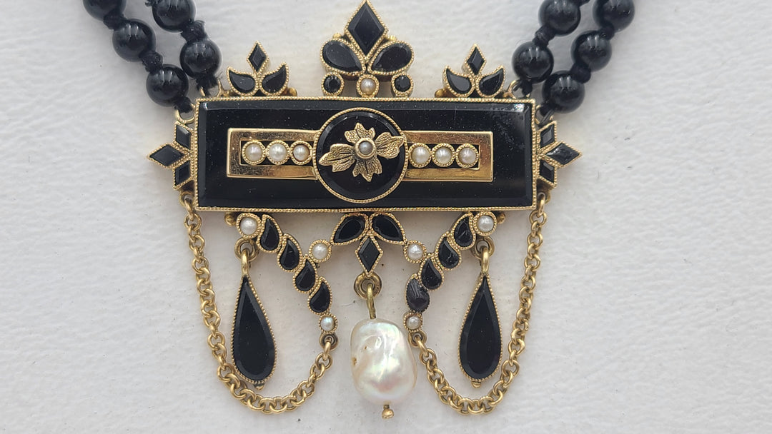 m700 Lovely Ladies Double Strand Onyx Necklace with 14kt Yellow Gold Lock