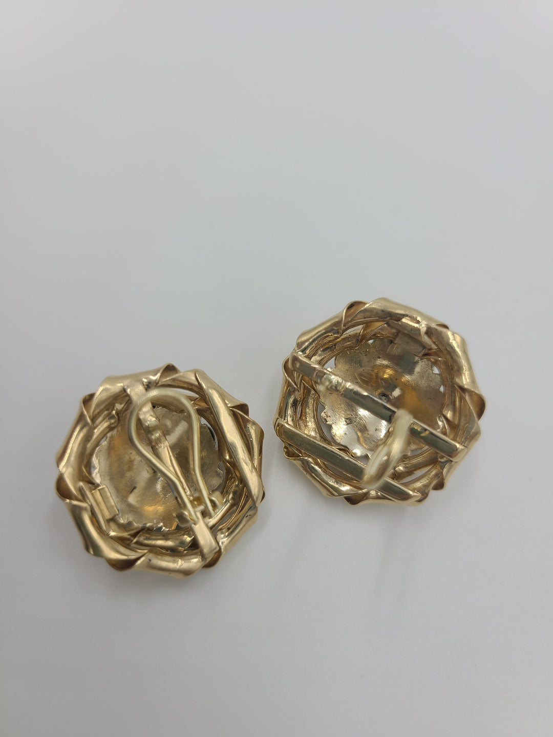 k651 Lovely Ladies 14kt Yellow Gold Onyx and Seed Pearl Bow Style Earrings