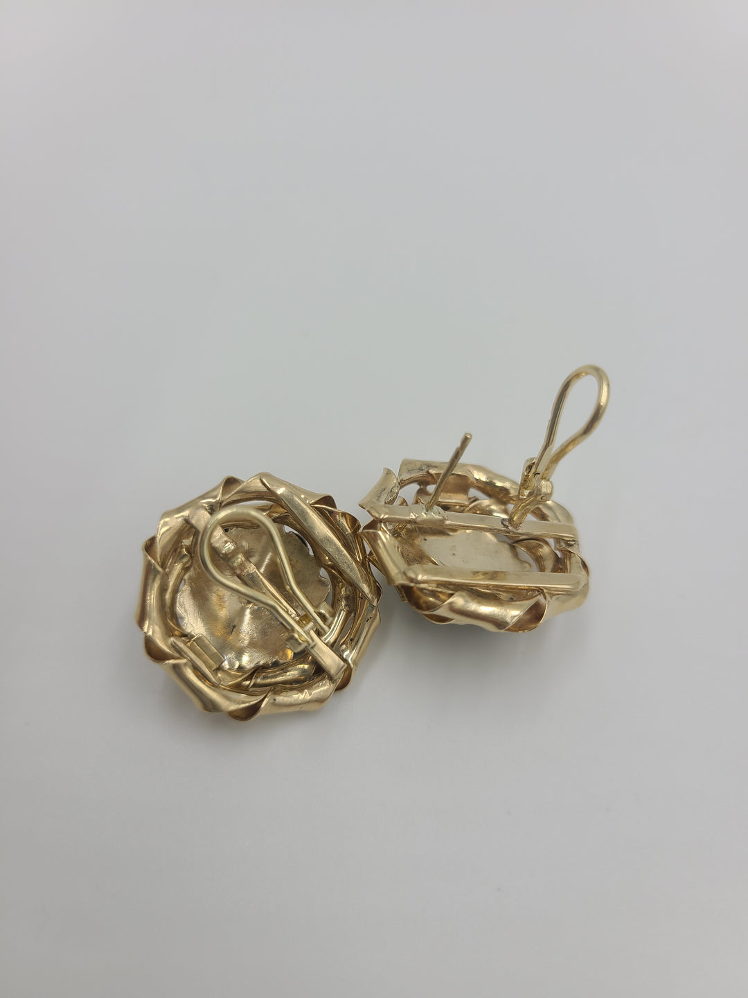 k651 Lovely Ladies 14kt Yellow Gold Onyx and Seed Pearl Bow Style Earrings