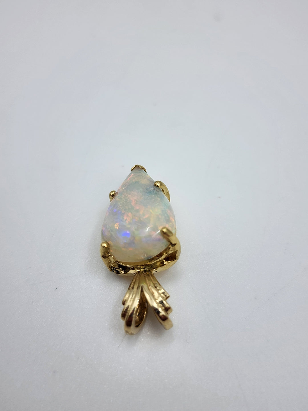 m705 Ladies Gorgeous 14kt Yellow Gold Pear Shaped Opal Pendant